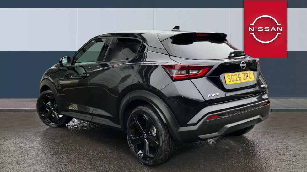Nissan Juke Tekna Black #2