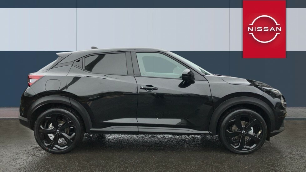 Nissan Juke Tekna Black #5