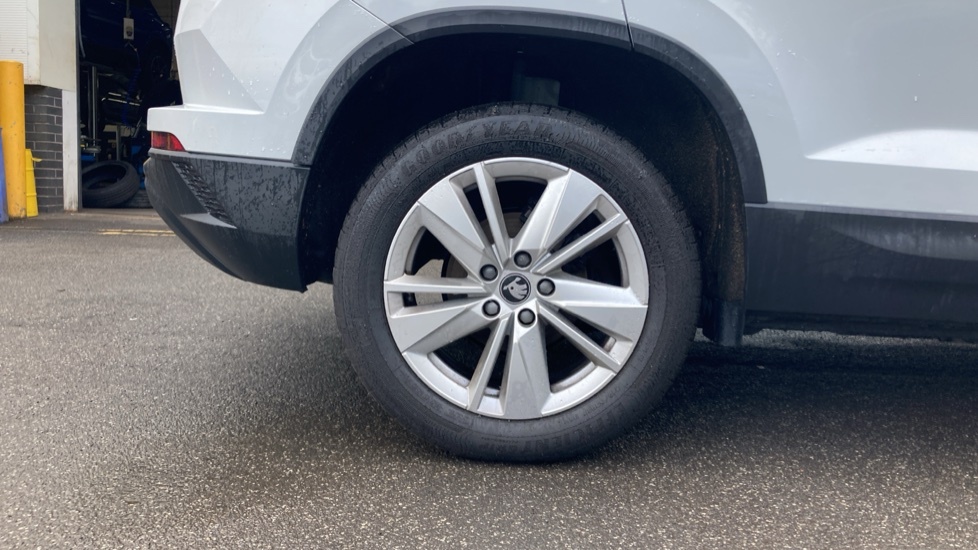 Skoda Karoq Se Edition GJ25WGP White #5