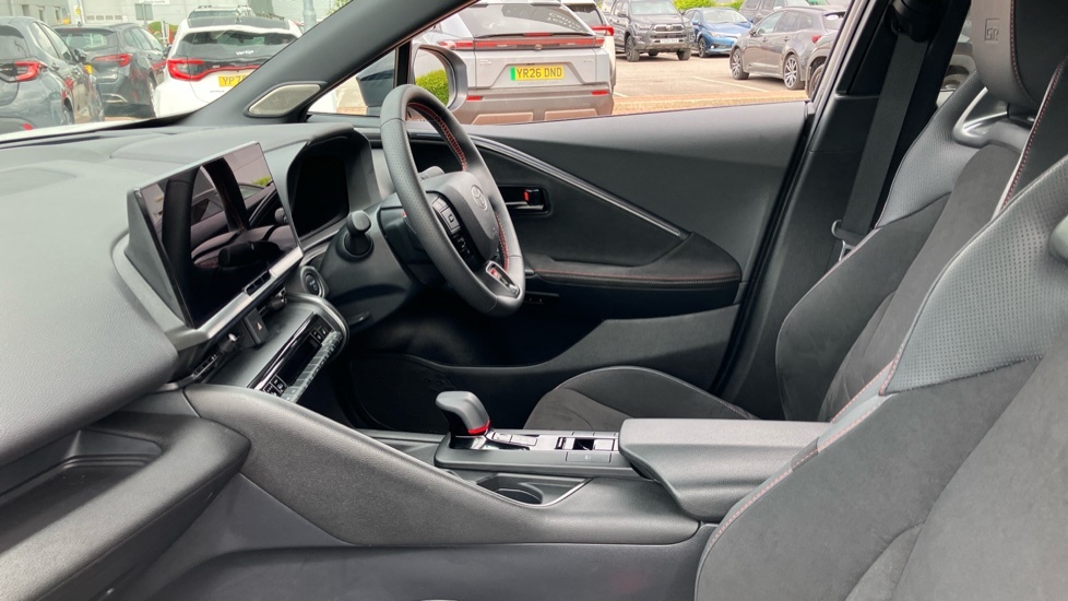 Toyota C-Hr Gr Sport YS75EXD White #5