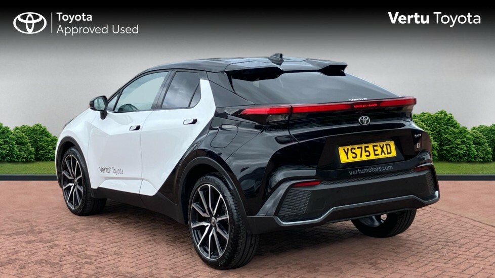 Toyota C-Hr Gr Sport YS75EXD White #4