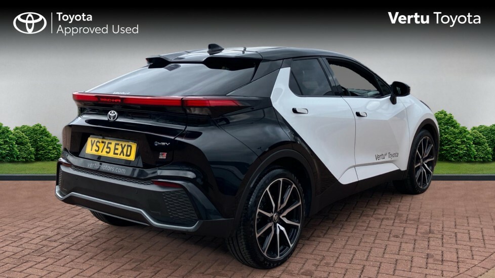 Toyota C-Hr Gr Sport YS75EXD White #2