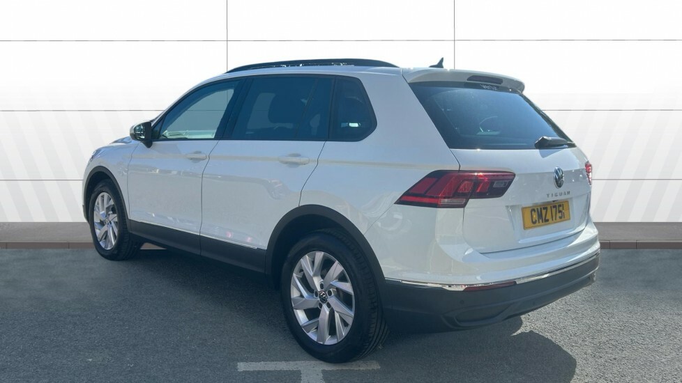 Volkswagen Tiguan Life White #2