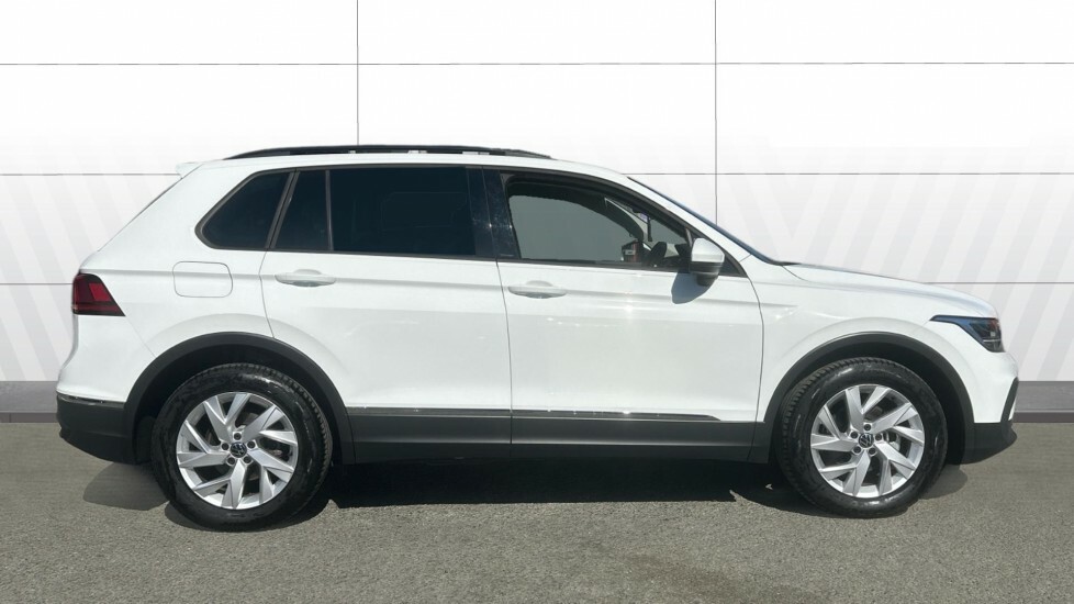Volkswagen Tiguan Life White #5