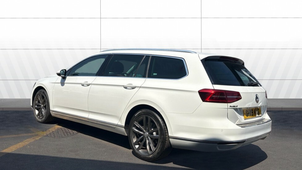 Volkswagen Passat Gt GH19KKG White #2