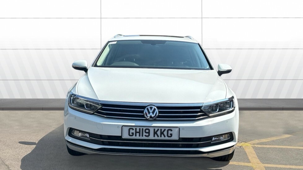 Volkswagen Passat Gt GH19KKG White #3