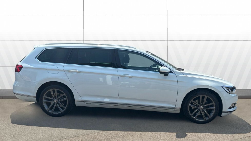 Volkswagen Passat Gt GH19KKG White #5