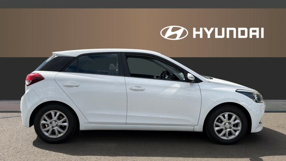 Hyundai I20 Se White #5
