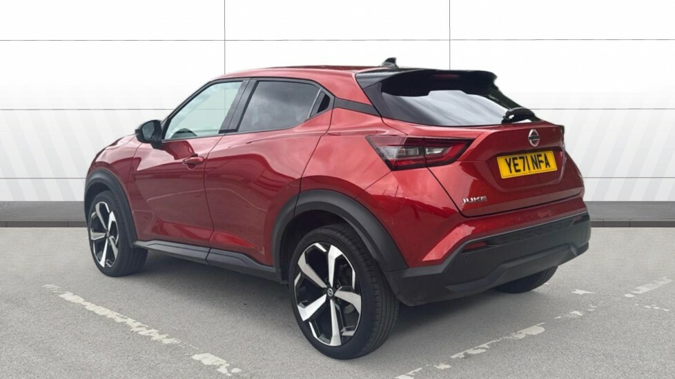 Nissan Juke Tekna Red #2