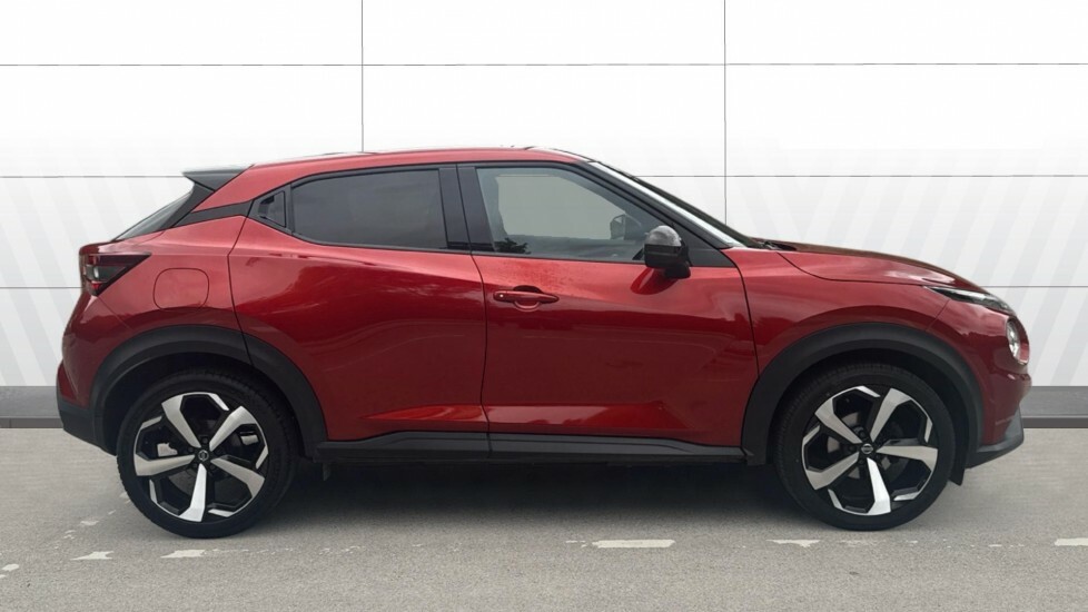 Nissan Juke Tekna Red #5