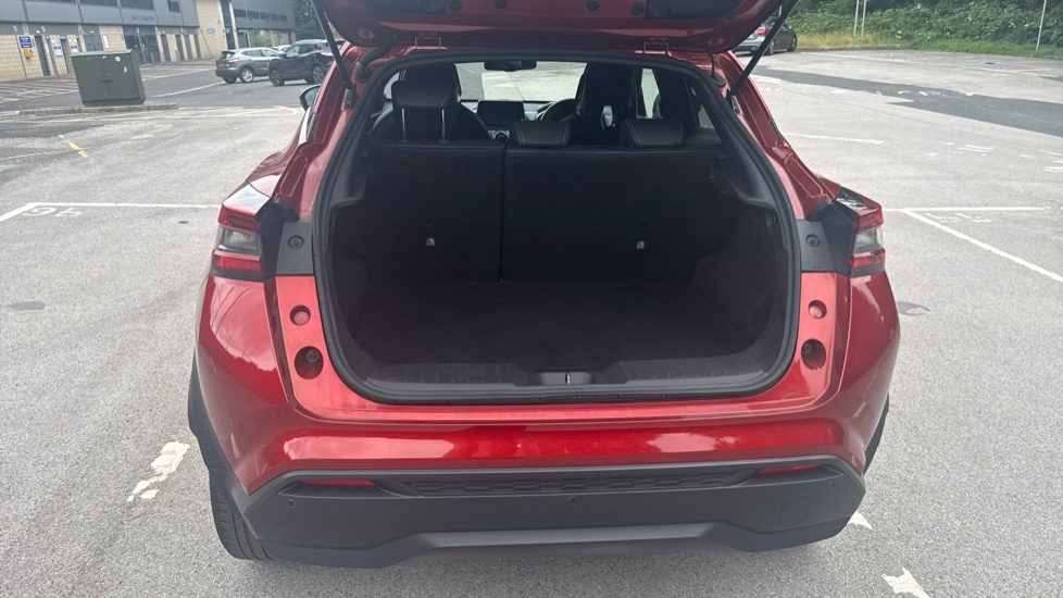 Nissan Juke Tekna Red #4
