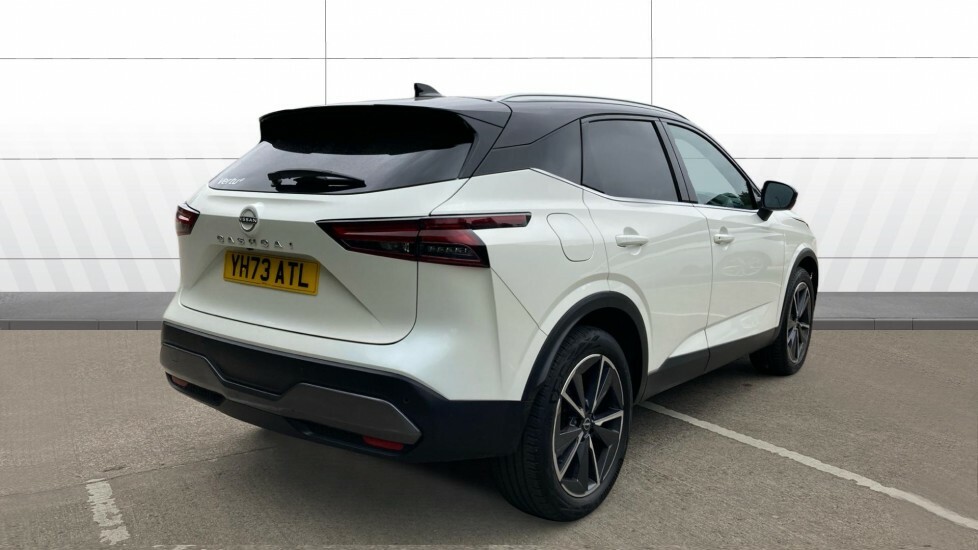 Nissan Qashqai Tekna YH73ATL White #2