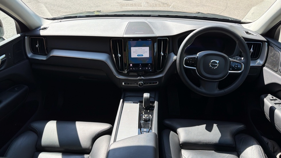 Volvo XC60 Plus Black #5