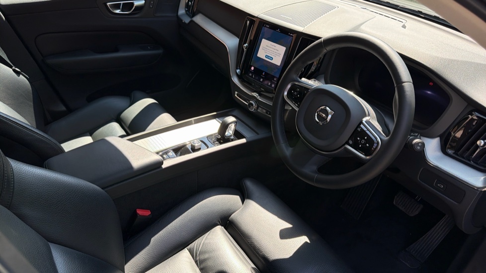Volvo XC60 Plus Black #4