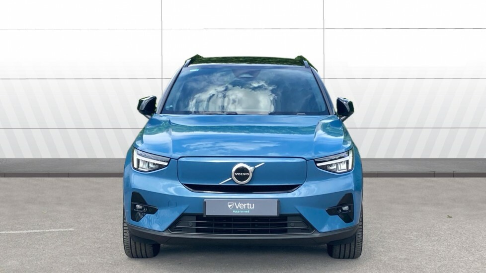 Volvo XC40 Plus Blue #3
