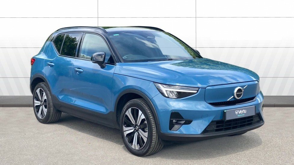 Volvo XC40 Plus Blue