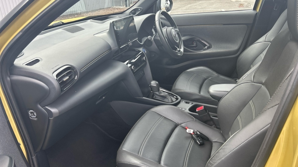 Toyota Yaris Cross Premiere Edition YC22TSY Gold #5