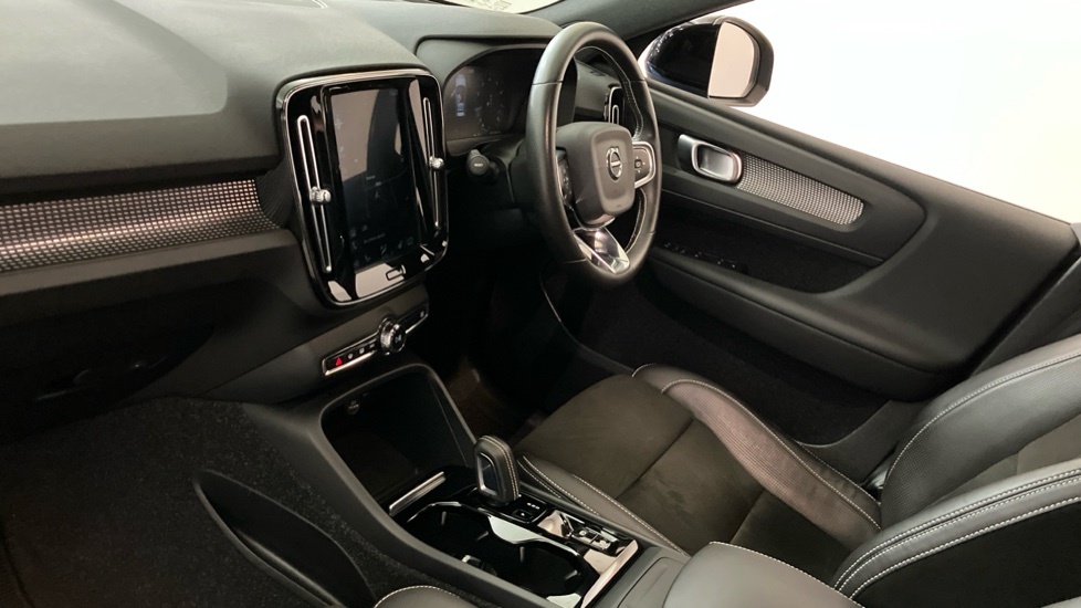 Volvo XC40 R Design VN20EEZ Blue #2