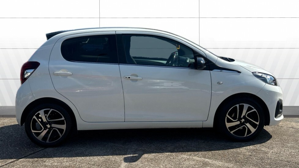 Peugeot 108 Allure FP69WJZ White #5