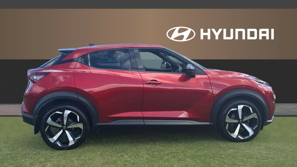Nissan Juke Tekna Red #5