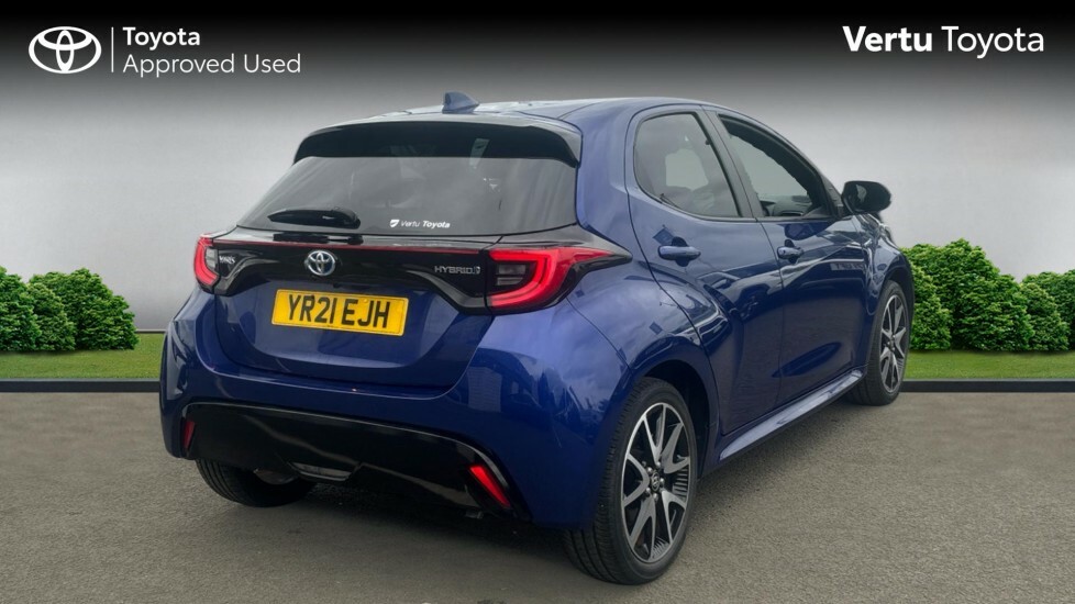 Toyota Yaris Dynamic Blue #2