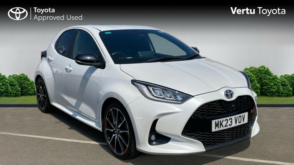 Toyota Yaris Gr Sport White