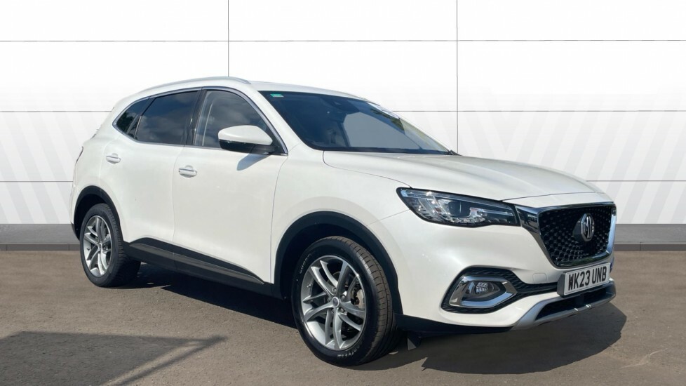 MG HS Exclusive White
