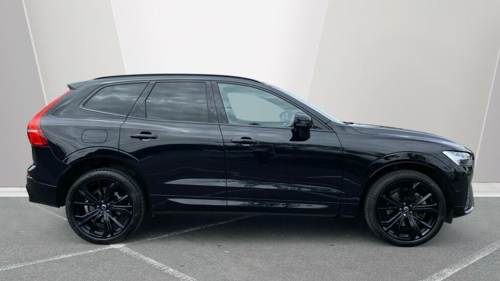 Volvo XC60 Ultra Black Edition RV25ZNL Black #3