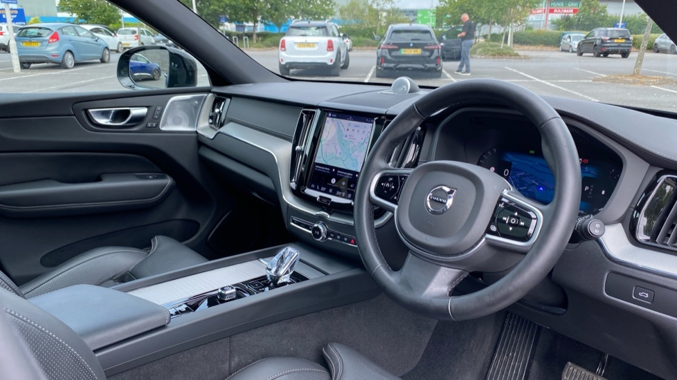 Volvo XC60 Ultra Black Edition RV25ZNL Black #4