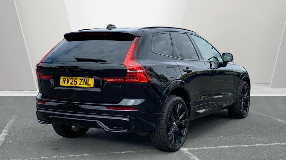 Volvo XC60 Ultra Black Edition RV25ZNL Black #2