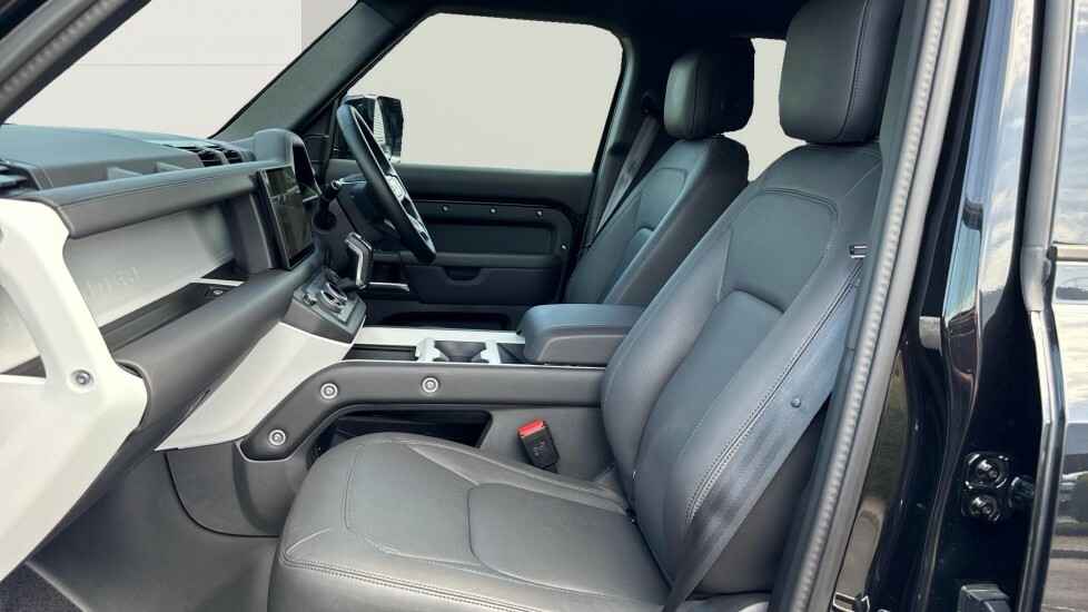 Land Rover Defender 110 X-dynamic Hse YK75AOT Black #3