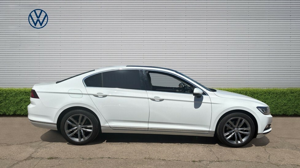 Volkswagen Passat Gt White #4