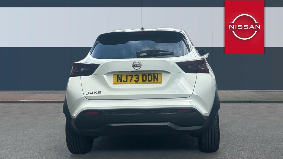 Nissan Juke Tekna White #6