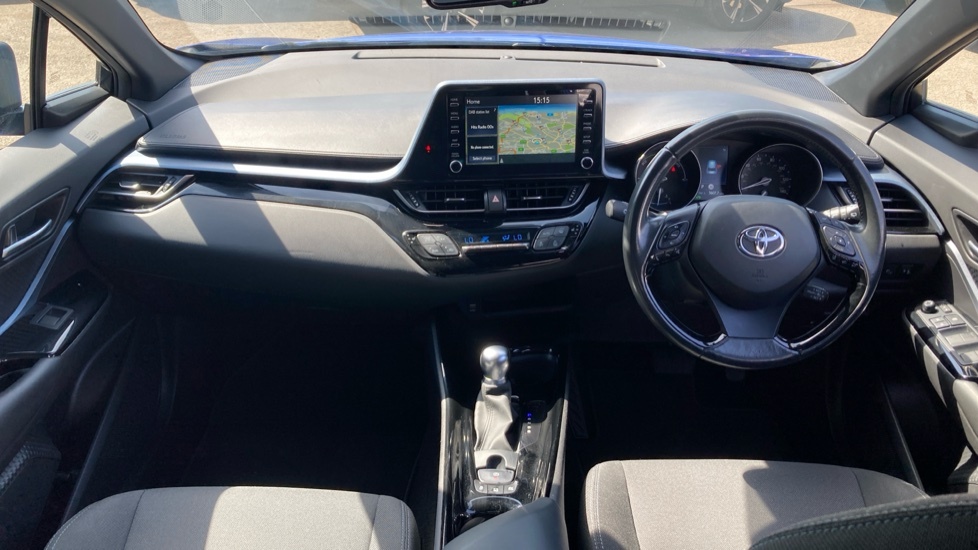 Toyota C-Hr Design White #6