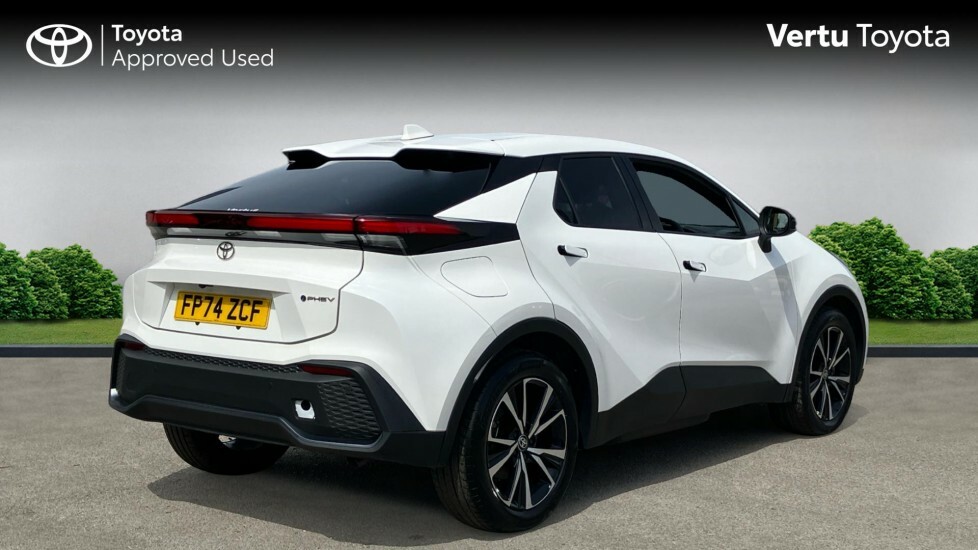 Toyota C-Hr Design White #2