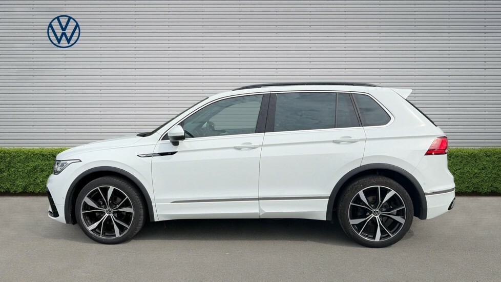 Volkswagen Tiguan R-line VU23KFO White #4