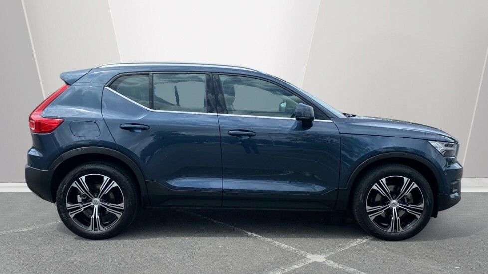 Volvo XC40 Inscription Pro Blue #3