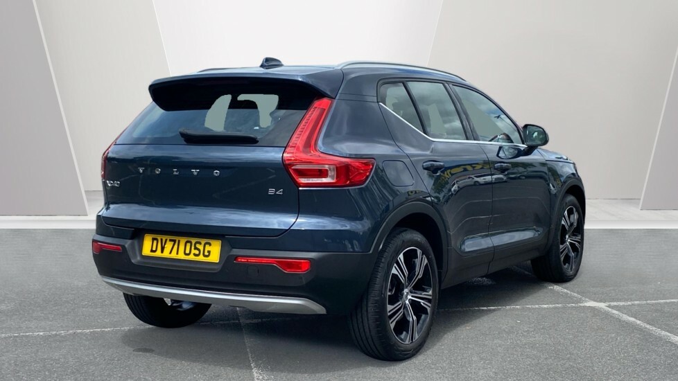 Volvo XC40 Inscription Pro Blue #2