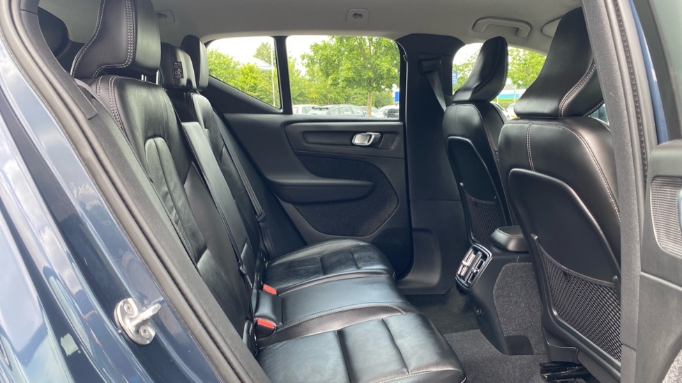 Volvo XC40 Inscription Pro Blue #6