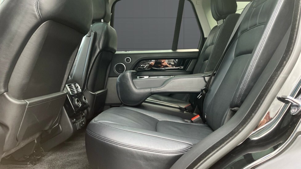 Land Rover Range Rover Vogue Se Black #4