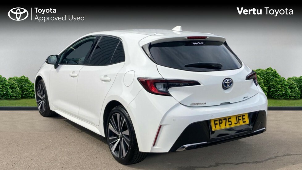 Toyota Corolla Design FP75JFE White #4