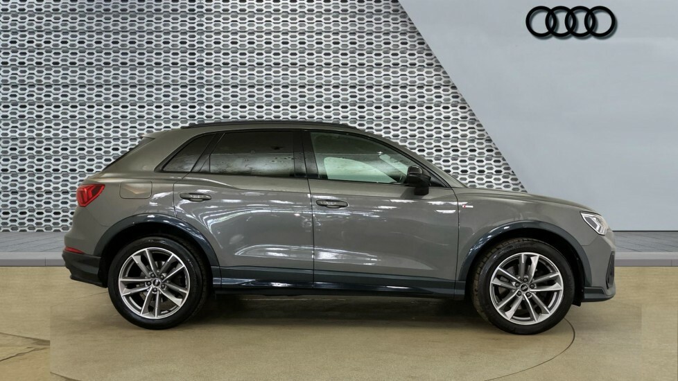 Audi Q3 Black Edition Grey #4