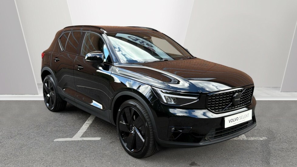 Volvo XC40 Plus Black Edition RO75LXV Black