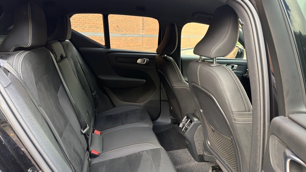 Volvo XC40 Plus Black Edition RO75LXV Black #6