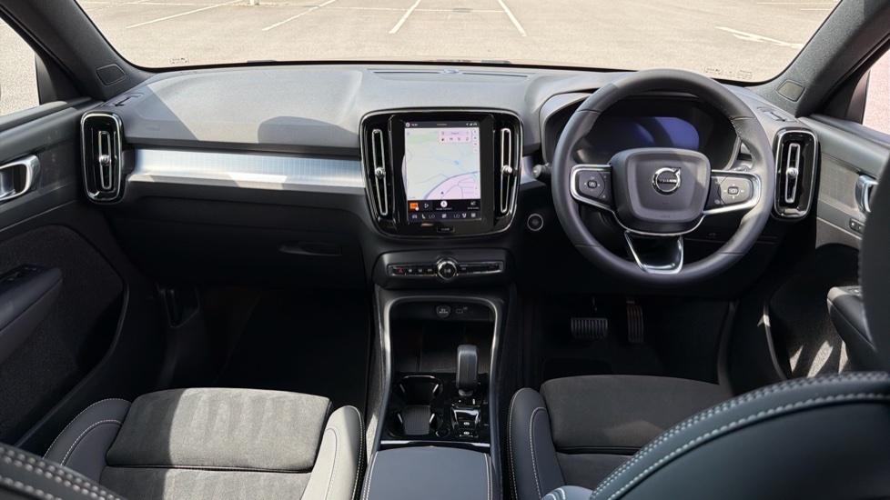 Volvo XC40 Plus Black Edition NA26EBP Black #5