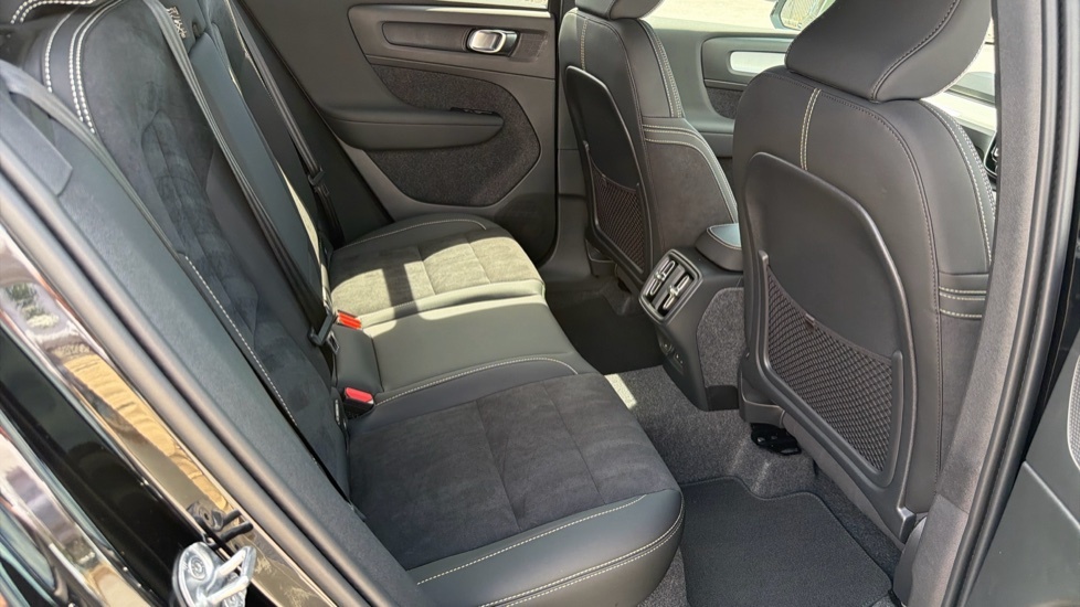 Volvo XC40 Plus Black Edition NA26EBP Black #6