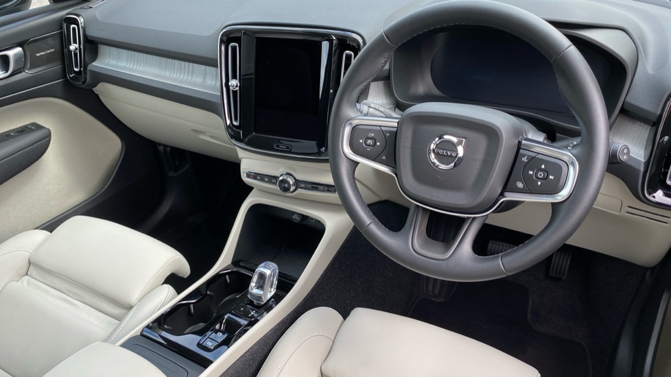 Volvo XC40 Ultra Black #4