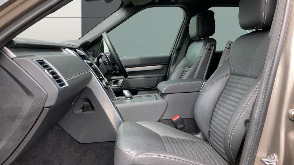 Land Rover Discovery R-dynamic Se YF22NZN Brown #3
