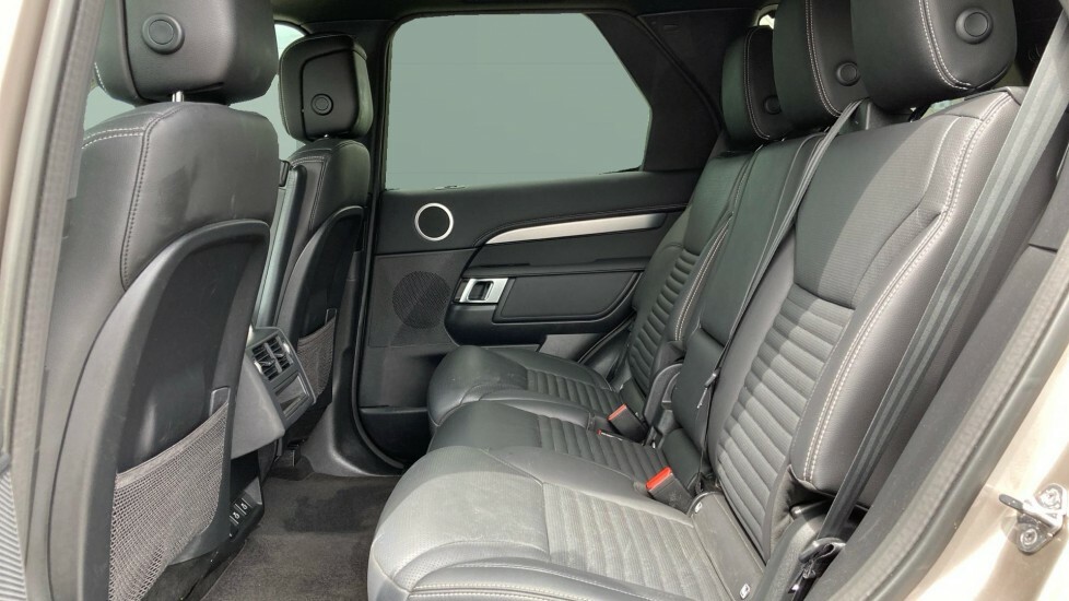 Land Rover Discovery R-dynamic Se YF22NZN Brown #4