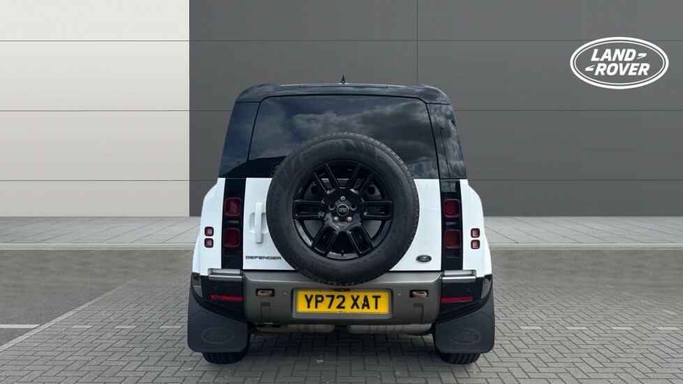 Land Rover Defender 110 X-dynamic S YP72XAT White #6